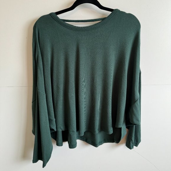 She + Sky Batwing Sweatshirt in Emerald Green - Picture 5 of 10